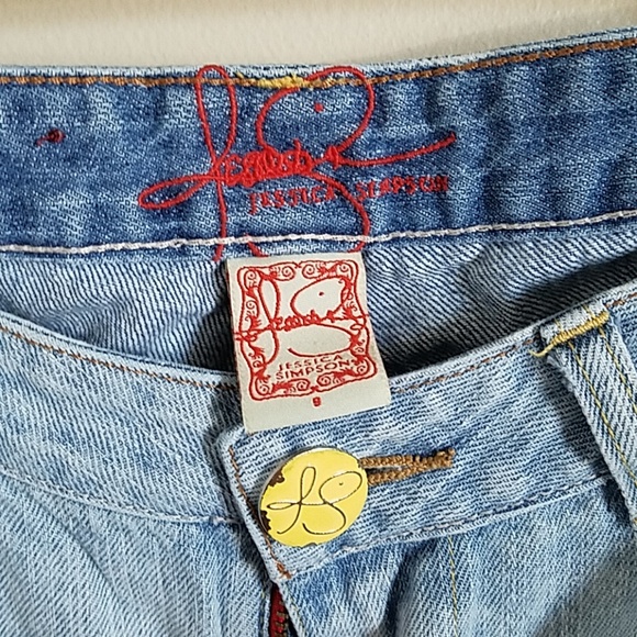 Jessica Simpson Daisy Duke shorts. - Picture 3 of 5